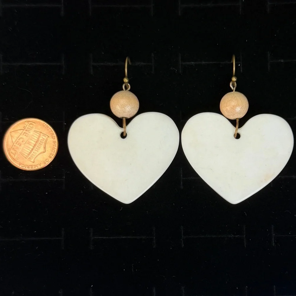 Bohemian chic cream, heart shaped accent pierced earrings
